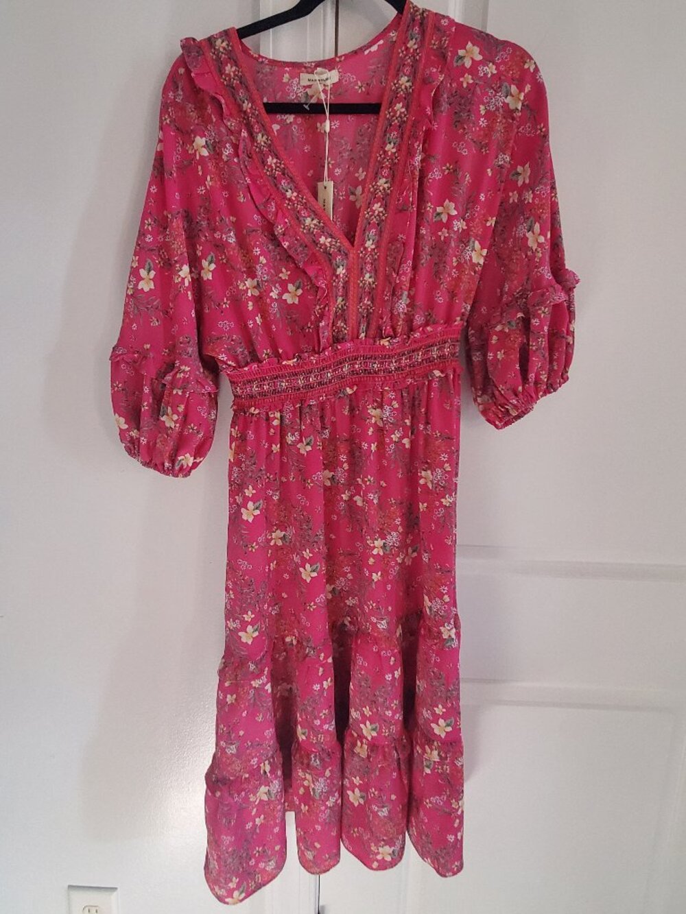 NWT Max Studio Cerise Lily Spray Floral V-Neck Dress